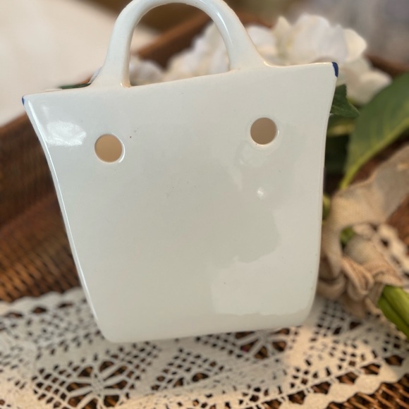 Wall Pocket with painted Dutch Boy and Girl - Picture 5 of 6